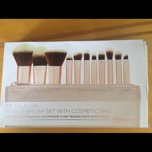 BH Cosmetics Metal Rose 11–Piece Brush Set